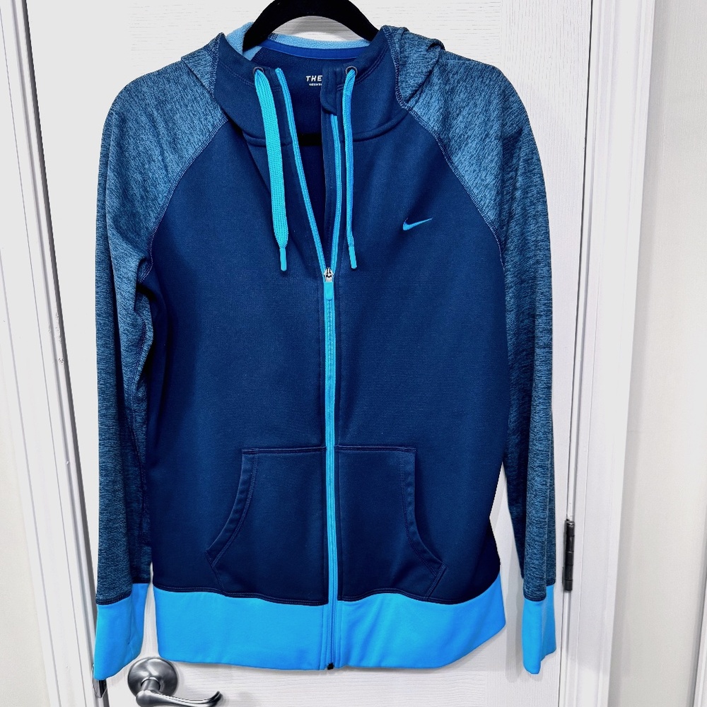 Women's Nike Therma-Fit Full Zip Hoodie, Size Large
